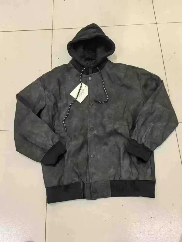 A total of 600 pieces Trendy brand jacket - Image 4