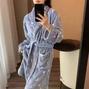 A total of six hundred blue women's nightgowns