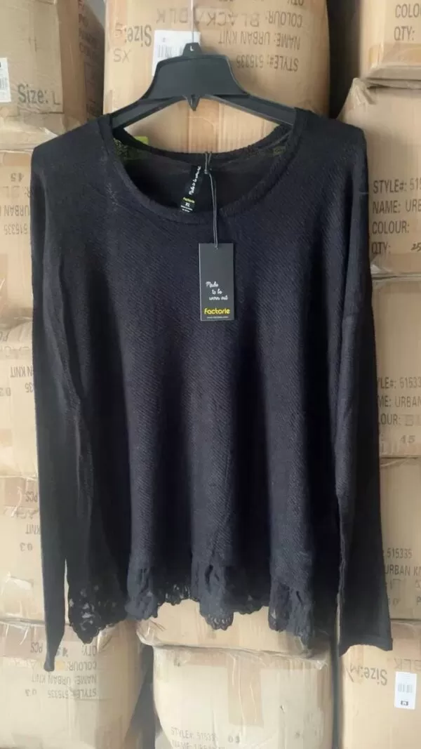 A total of 4,000 black women's tops - Image 3