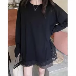 A total of 4,000 black women's tops