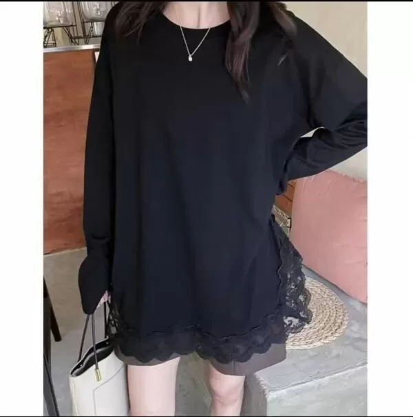A total of 4,000 black women's tops
