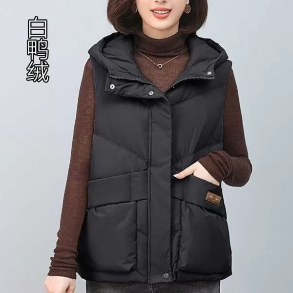 A total of 1,500 versatile vests - Image 4