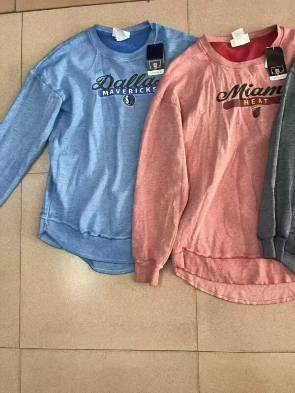 A total of 900 letter sweatshirts - Image 2
